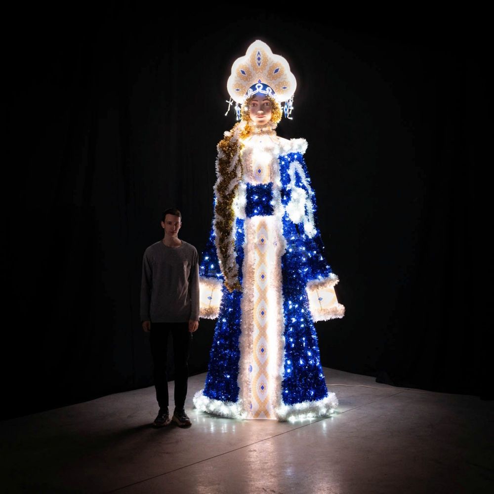 большая фигура "Снегурочка" уличная светящаяся