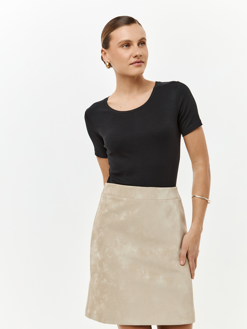 Черная футболка 02