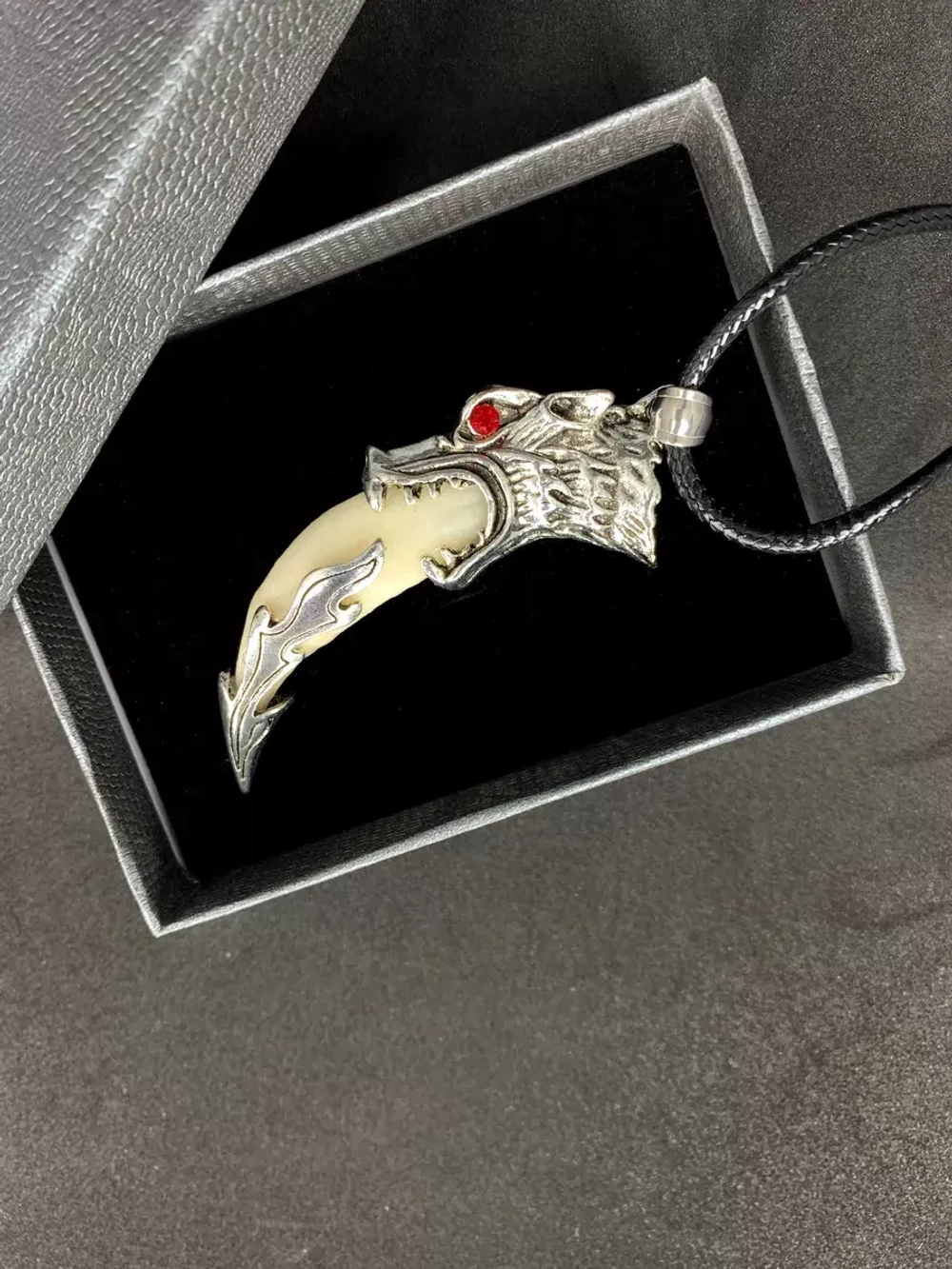 Кулон оберег амулет Настоящий Волчий Клык Зуб Волка талисман
