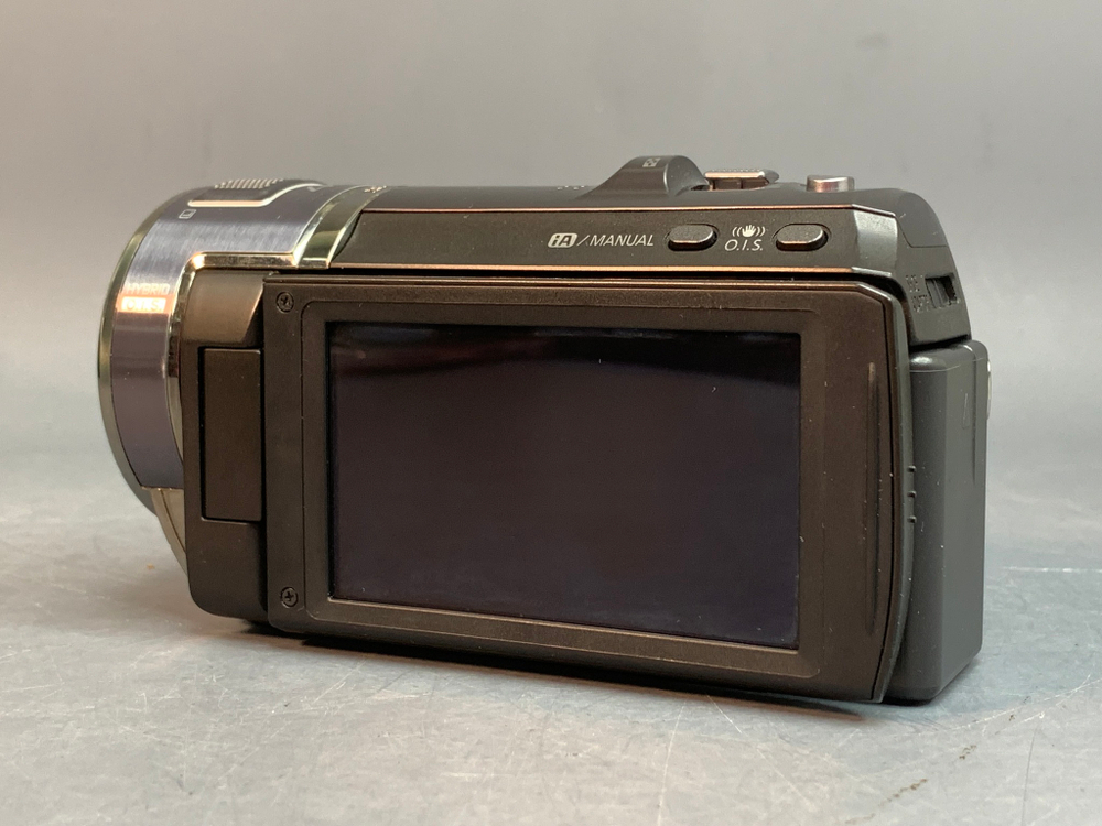 Panasonic HC-V700