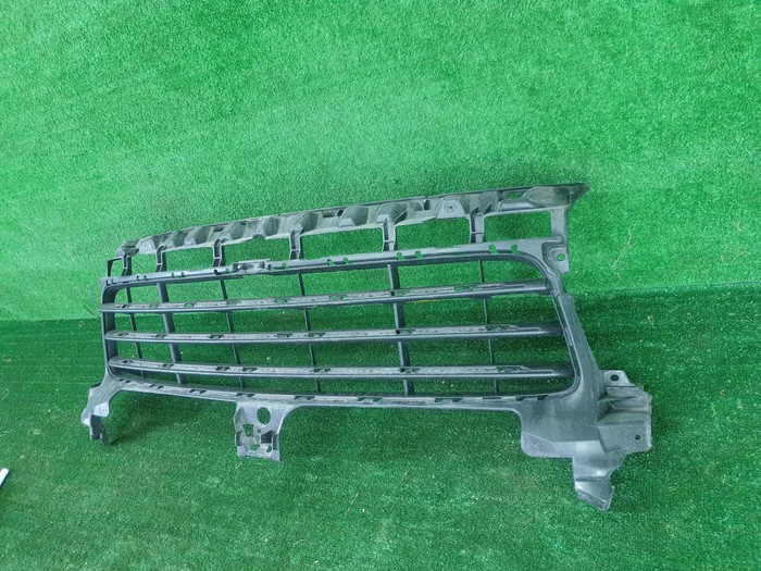 Решетка переднего бампера Porsche Cayenne 3 17-23