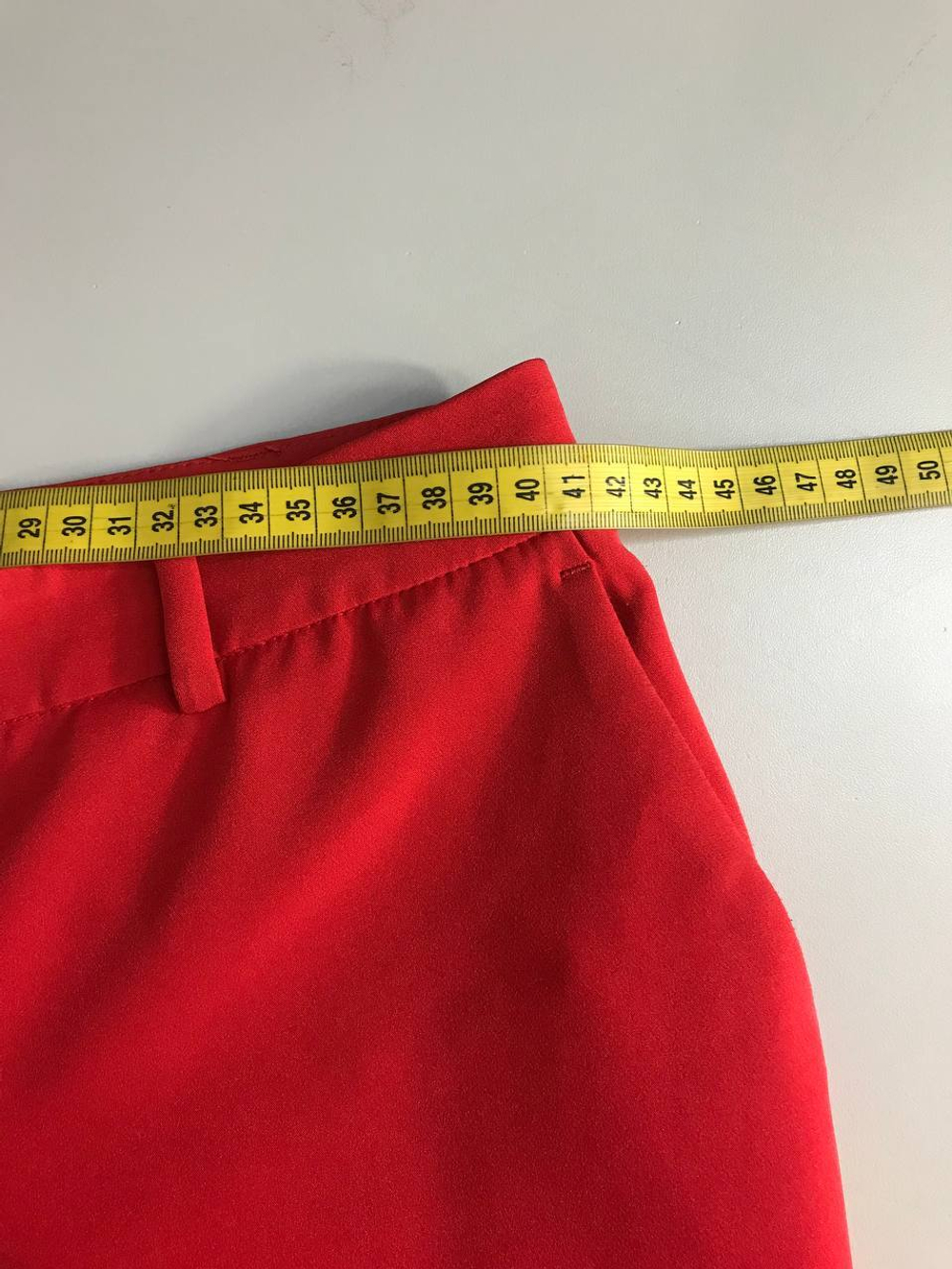 Брюки Zarina яркого цвета, визуально 48 размер