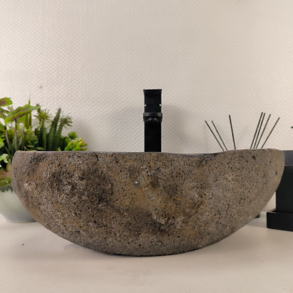 Раковина из речного камня RS-65081 44*34*15 0861