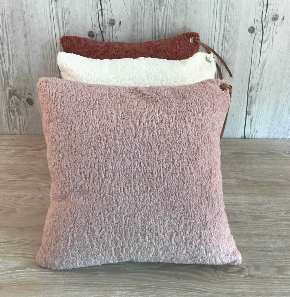 Наволочка 45х45 Sofi De MarkO Лама пепельно-розовая