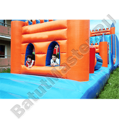 Спортивный надувной батут "Замок со скалой"