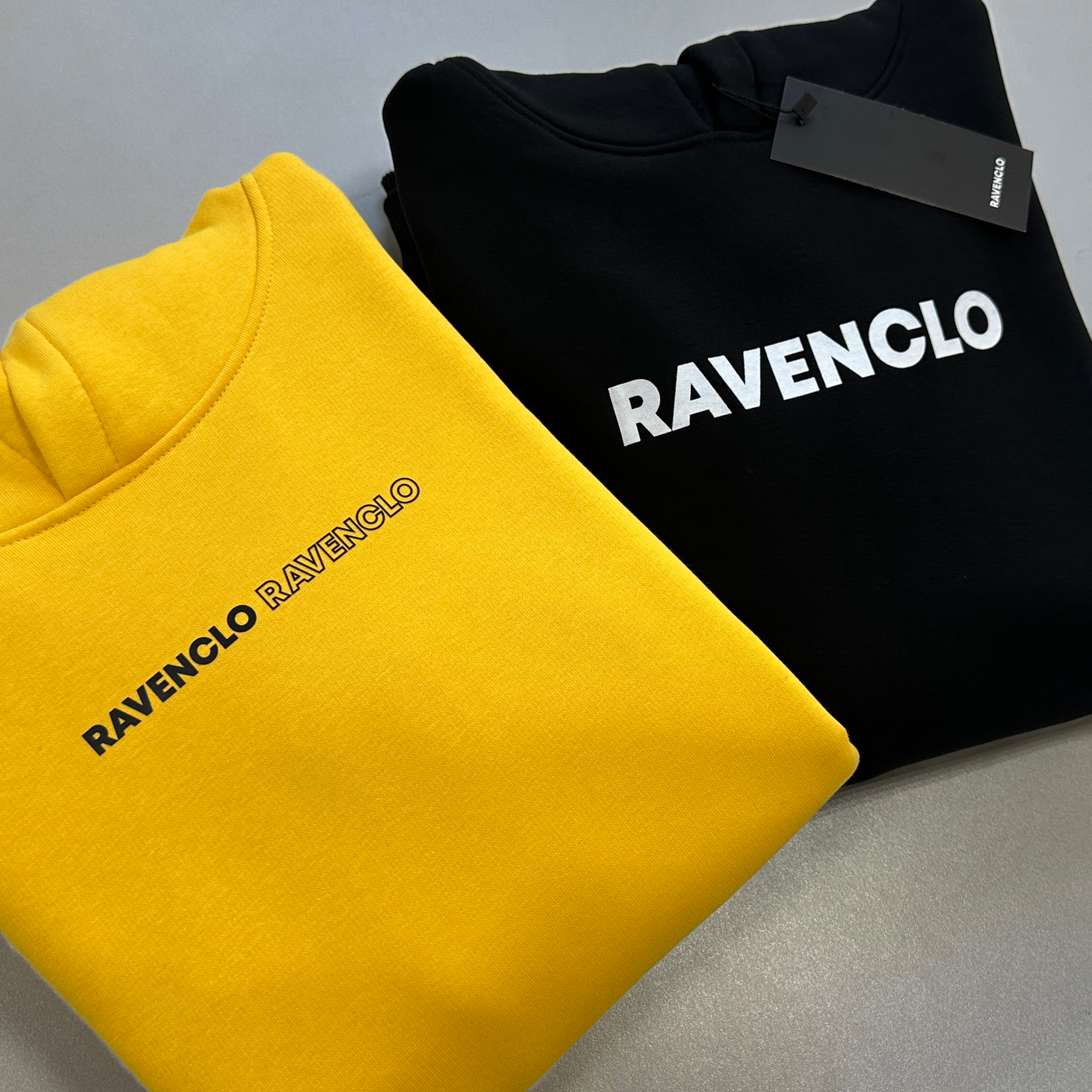 Мерч для бизнеса: почему компаниям нужны худи и футболки с логотипом.