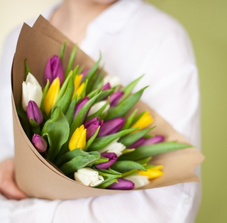 Букет цветов из 25 тюльпанов