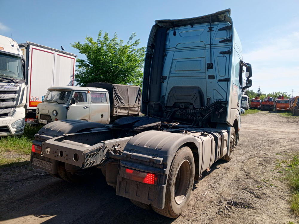 Shacman (Shaanxi) SX* 4x2 Седельный тягач SX4188YY381 (Дизельный, 12,5 л, 473 л.с., АТ)