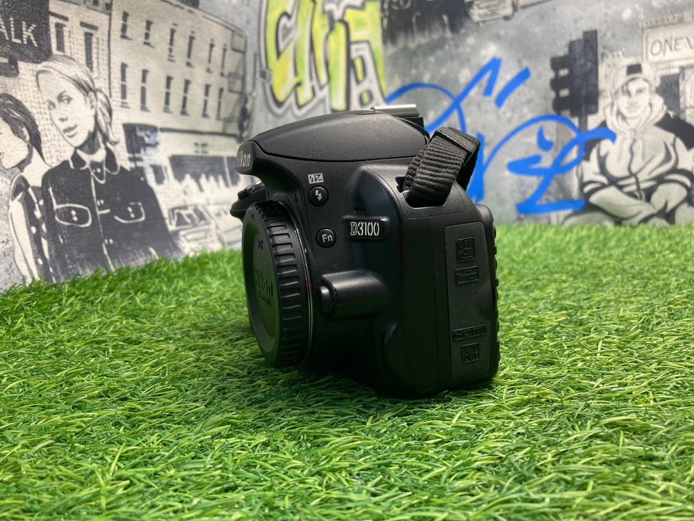 Nikon D3100 8.950 кадров