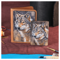 Кожаная обложка на паспорт «Волк»