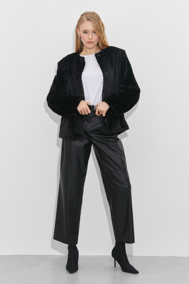 Шуба укороченная прямого кроя