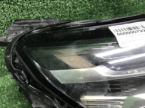 Фара правая Peugeot 3008 2 (2016-2020) LED