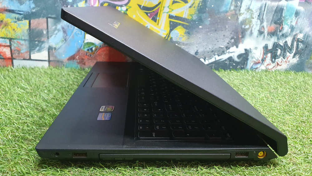 Ноутбук Lenovo i5/8 Gb/GT 610M 1 ГБ