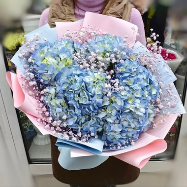 Букет из 5 голубых гортензий