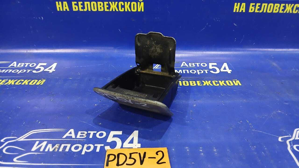 Пепельница MITSUBISHI DELICA 1998