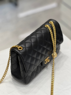 Chane1 Flap Bag 23 cm