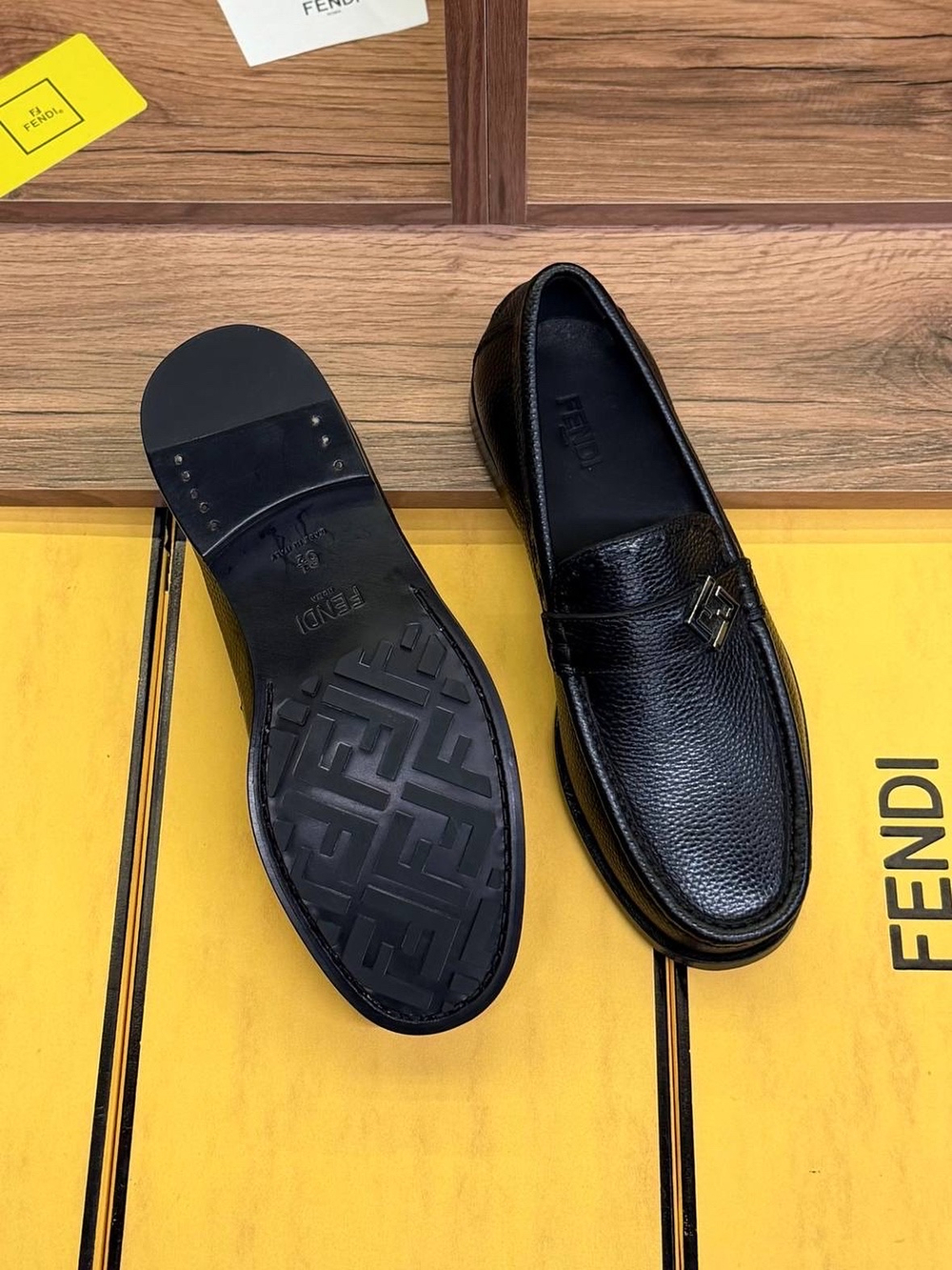 Лоферы Fendi
