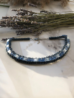 Чокер/стойка ручной работы из бисера и камня Кианит