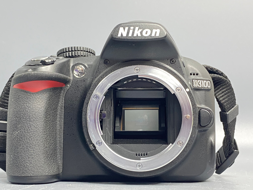 Nikon D3100 kit 18-55mm 3.5-5.6G VR