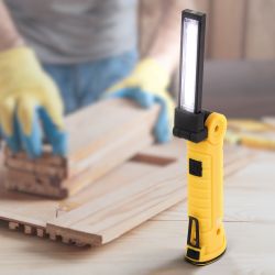 Светодиодный фонарь ЭРА Рабочие Практик AA-901 многофункциональный СОВ+LED 3Вт магнит, крючок, клипса | Рабочие  фонари