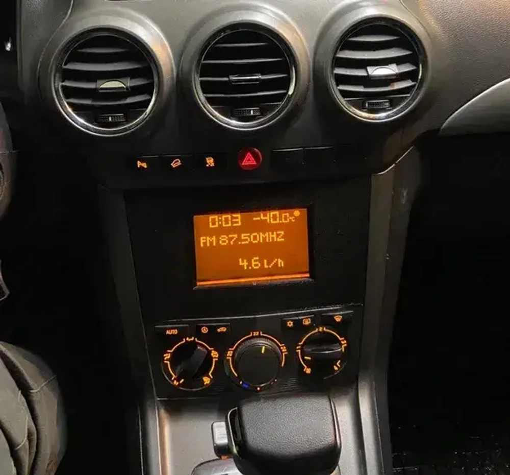 Магнитола для Opel Antara 2006-2015 (перенос БК вниз, черная) - Teyes CC3-2K монитор 13", QLED+2K, Android 10, 4G SIM-слот, CarPlay