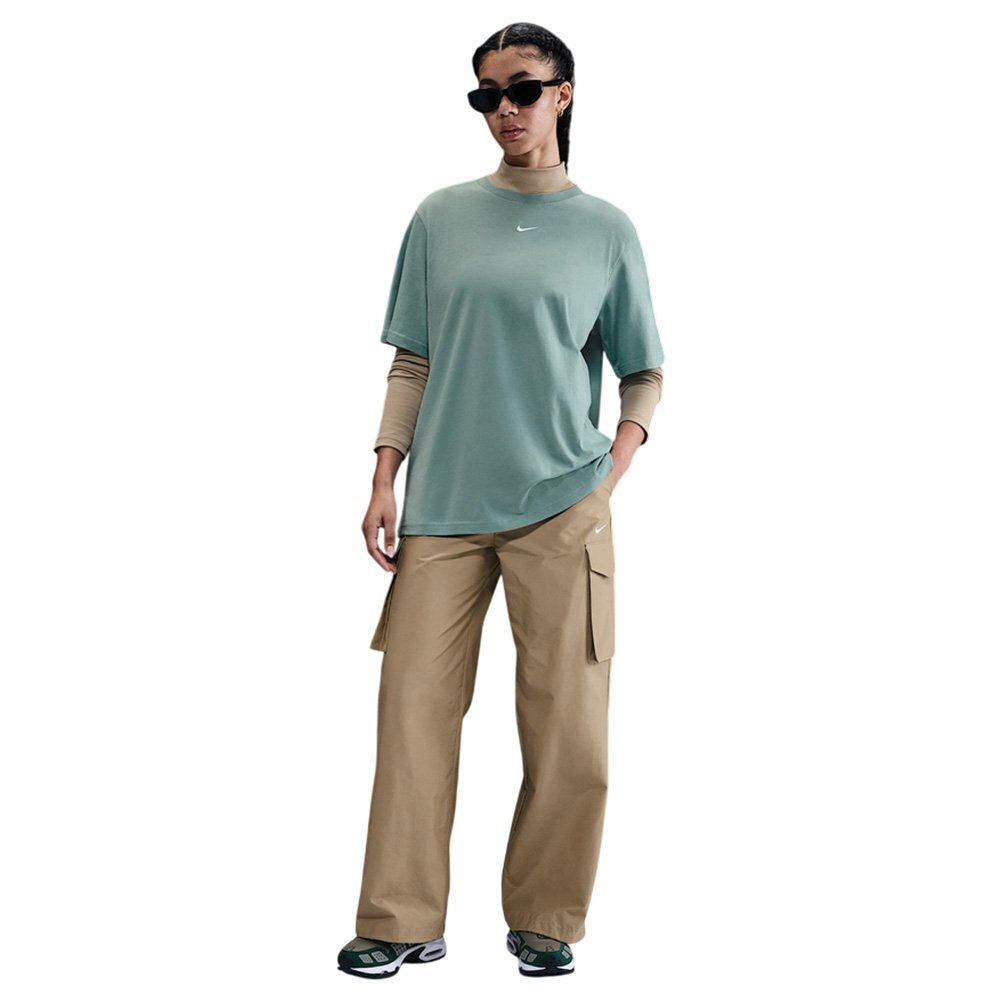 Баскетбольная женская футболка Nike Sportswear Essentials Green T-Shirt