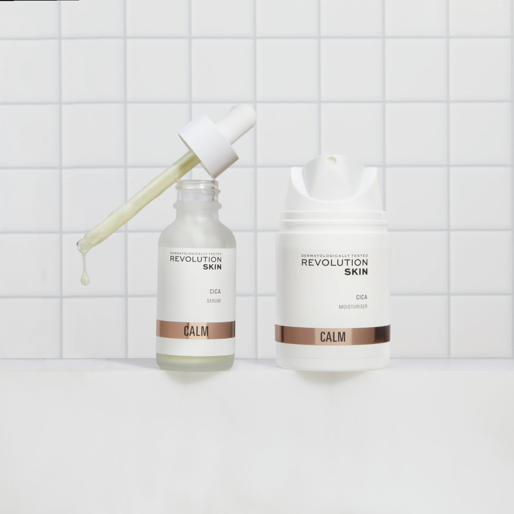 Revolution Skincare Calm Cica - успокаивающая сыворотка против покраснений /   30  ml  / GTIN 5057566618007