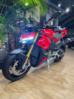 Ducati Streetfighter V4, 2025