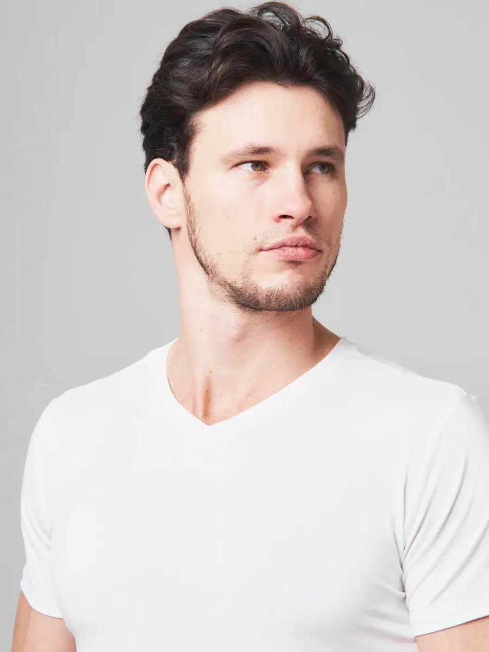 Футболка V-вырез однотонная облегающая