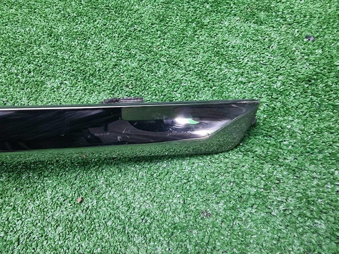 Молдинг бампера правый Hyundai Santa Fe 4 (18-21)