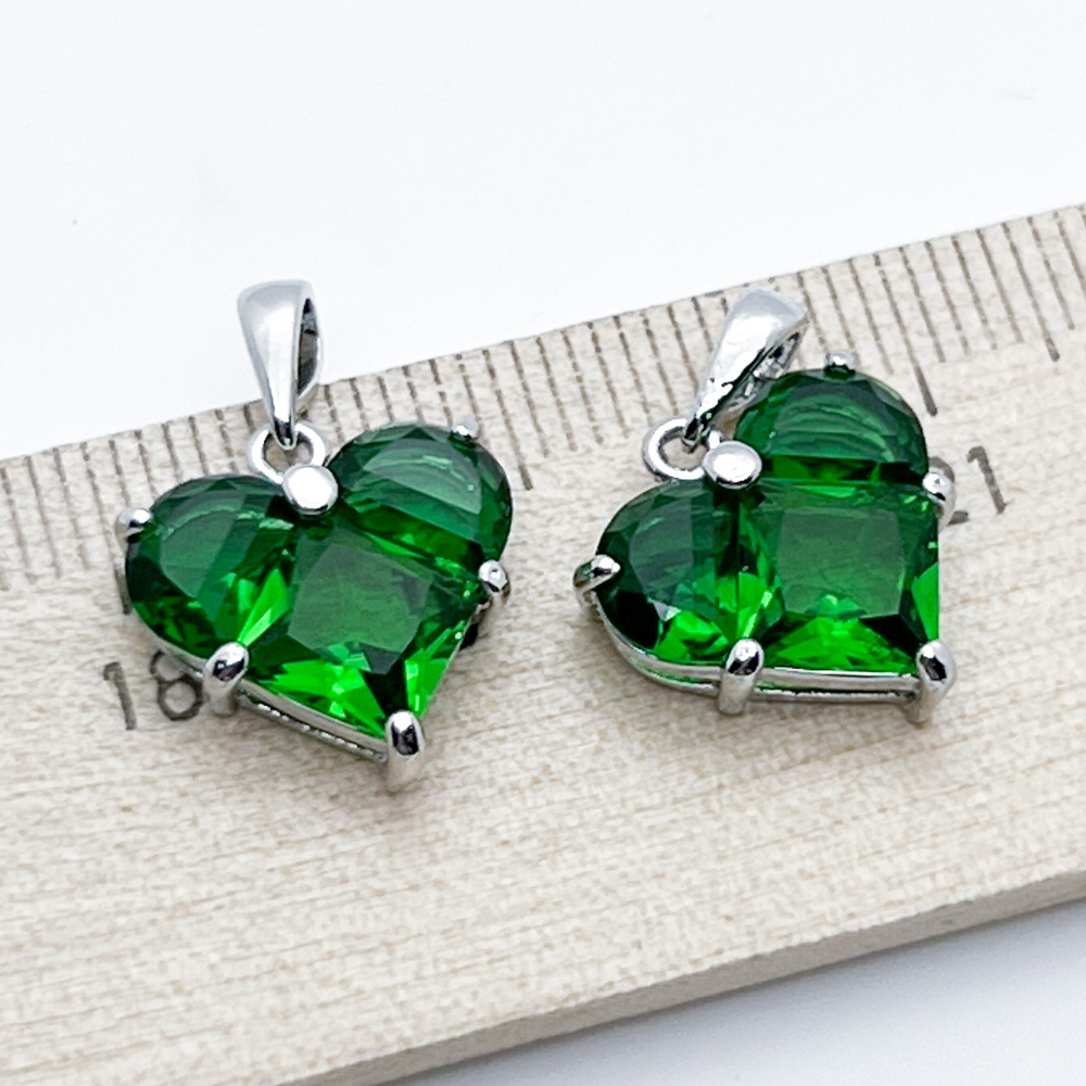 Подвеска Сердце, цвет серебро+изумрудный, размер 14*14 мм, цена за 1 шт