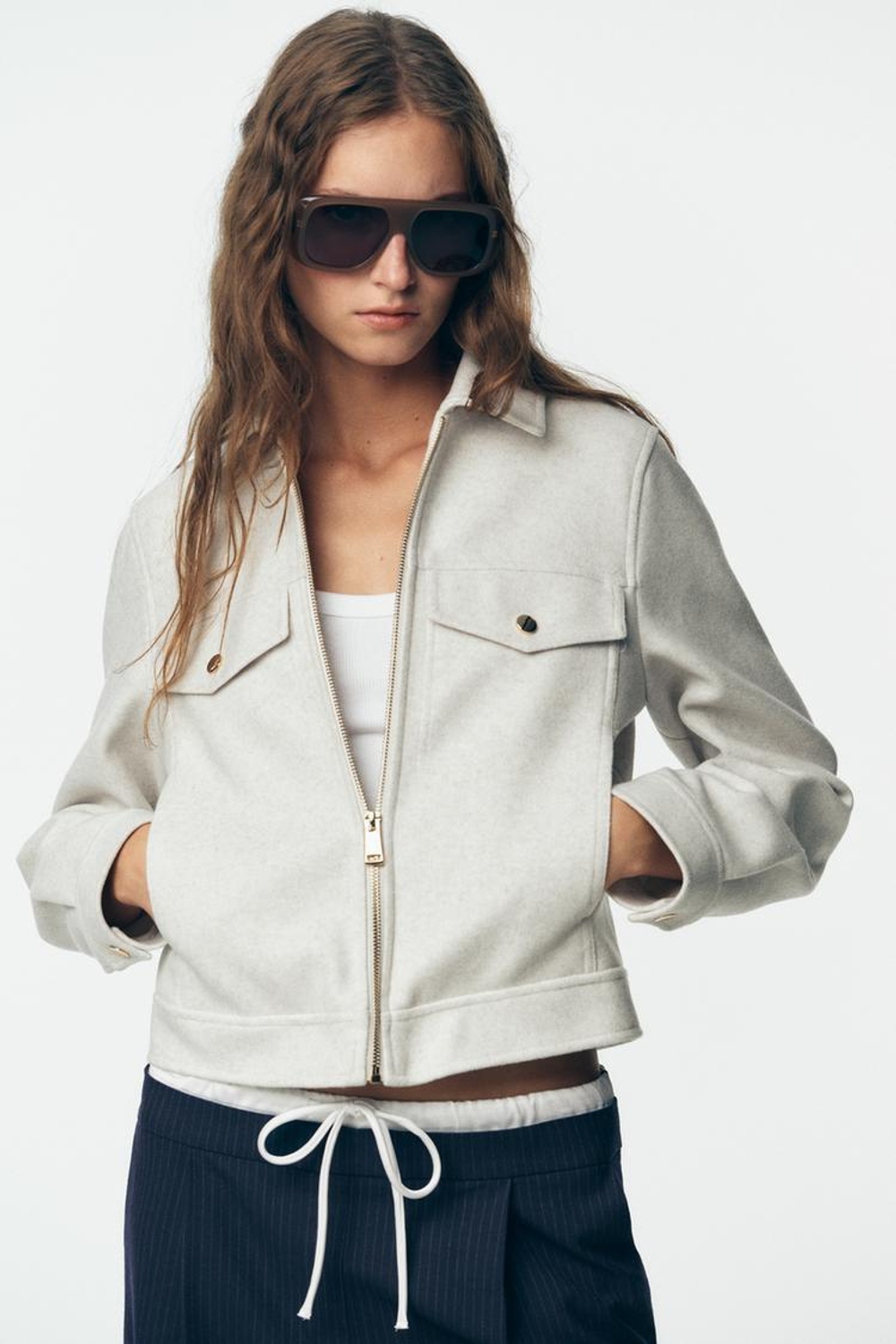 ZARA КУРТКА ИЗ МЯГКОЙ ТКАНИ НА МОЛНИИ, ЭКРЮ