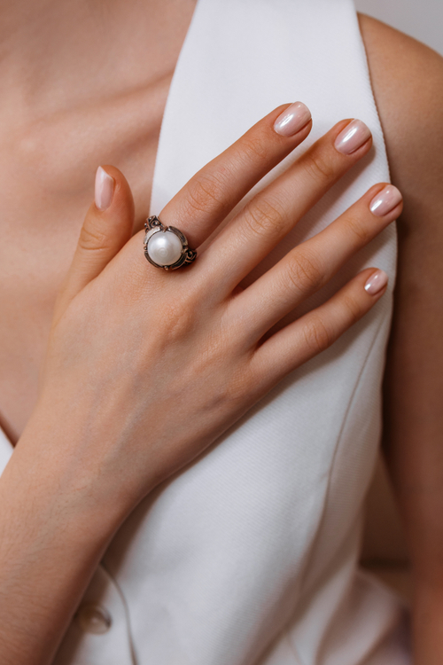 Кольцо с жемчугом в чернении
