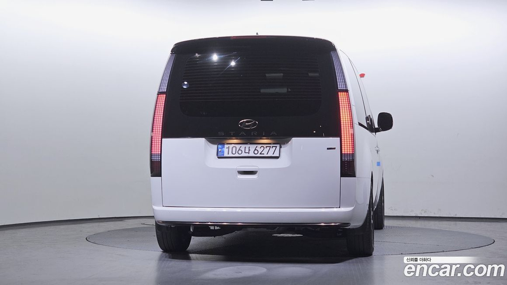 Hyundai Staria 4WD 라운지 9-и местный (12.2022)