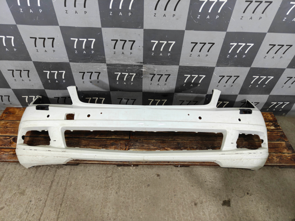 Бампер передний Mercedes C-Class (W204) 06-11 Б/У Оригинал A2048850025