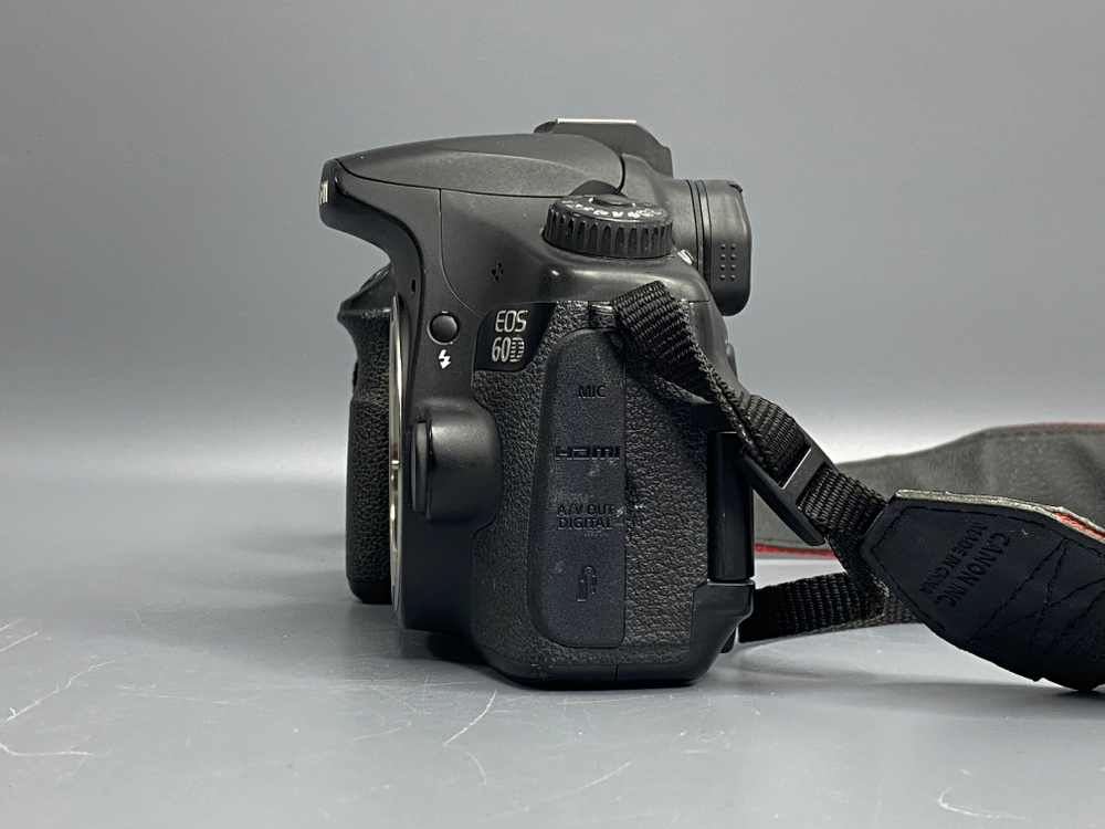 Canon EOS 60D Kit 18-55mm 20.000 кадров