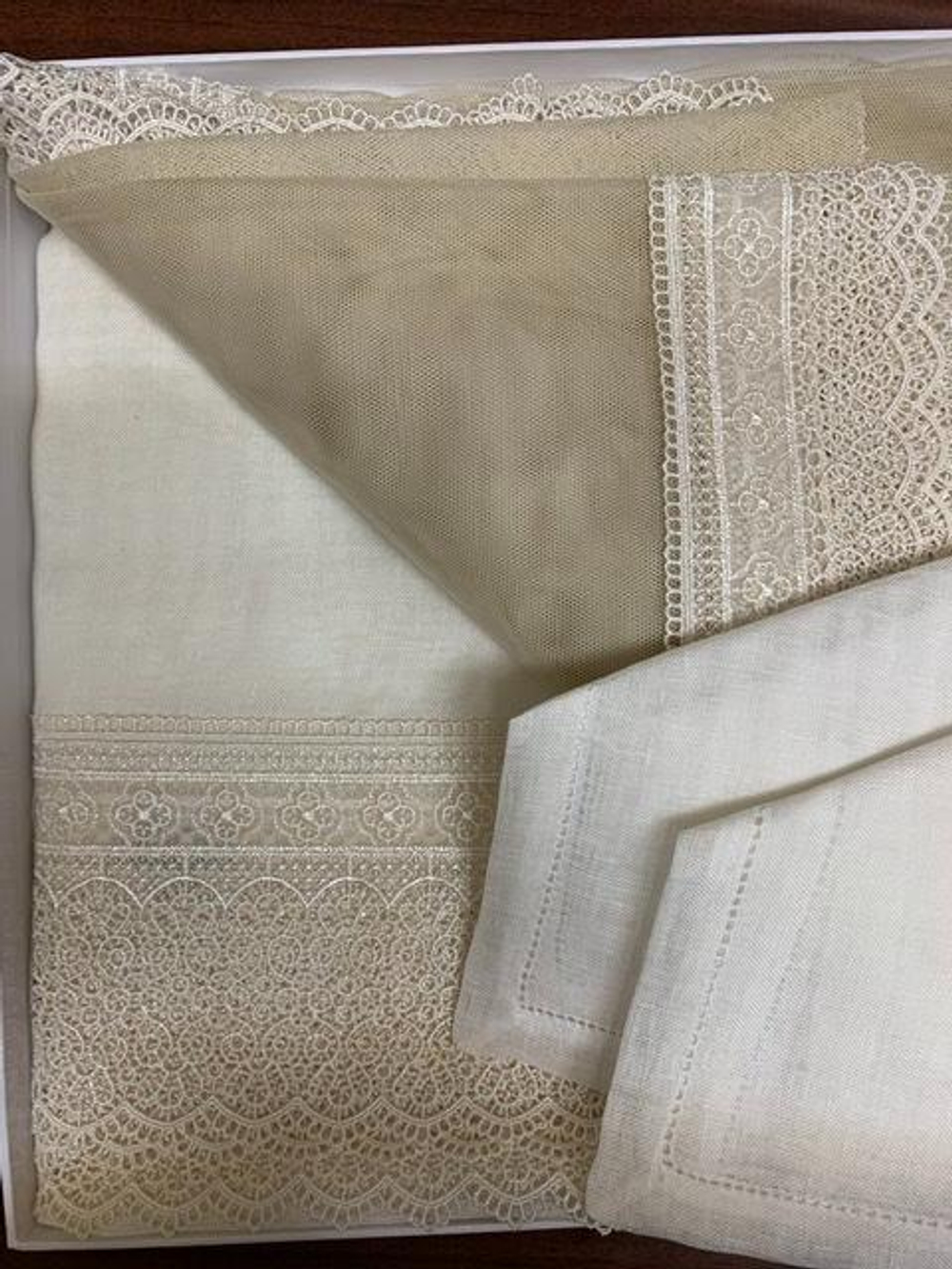 Набор скатертей 2шт 170х280 и 120х220 и 12 салфеток Gamba 1022 Macrame Panna шампань