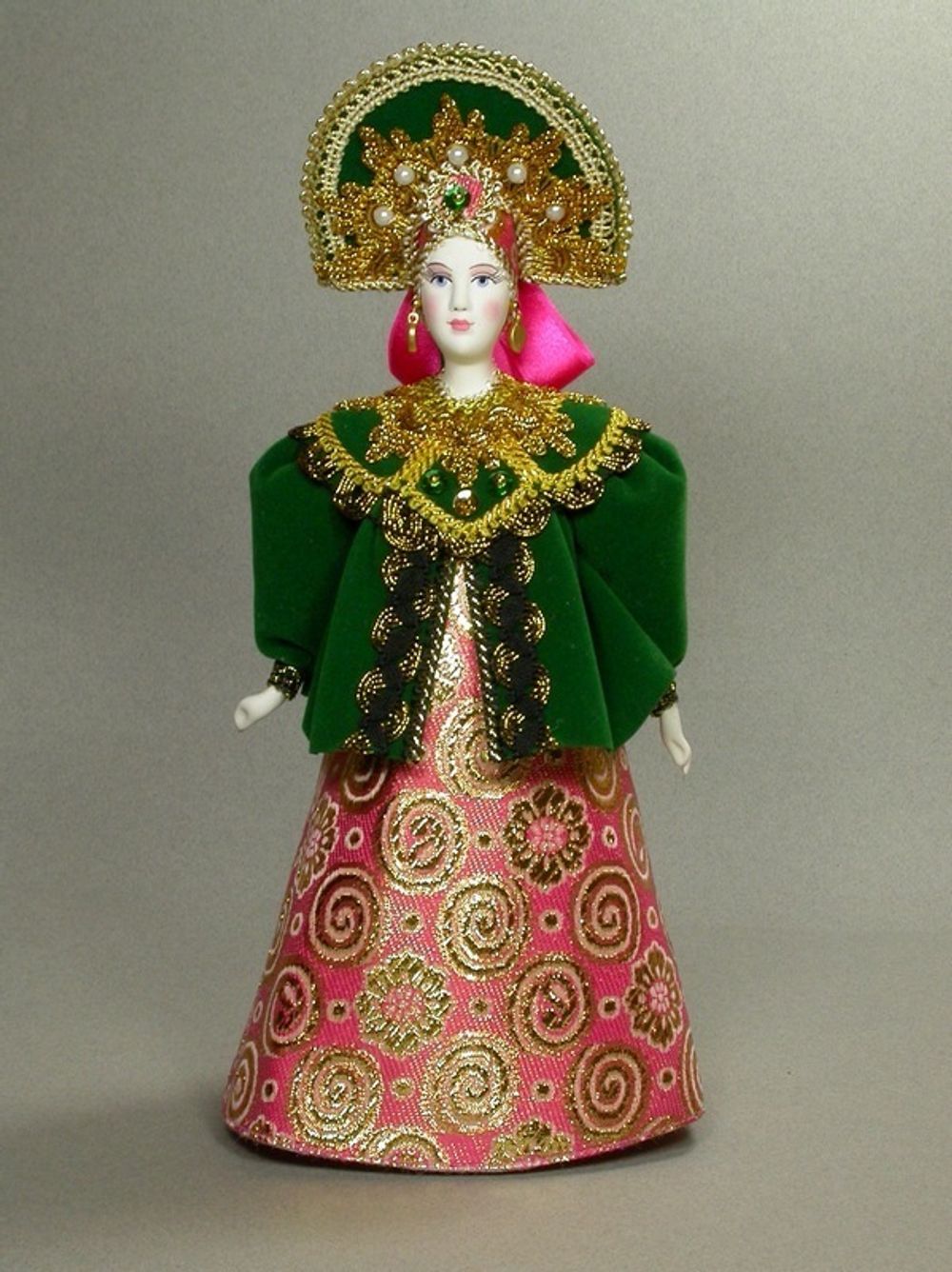 Кукла в русском народном костюме