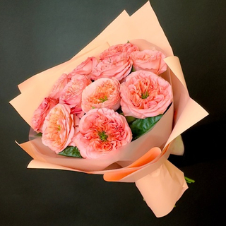 Bouquet of 11 Peony Ecuadorian Roses Mandarin Expression