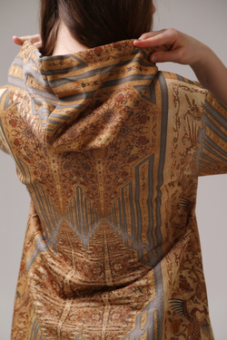 Платье с капюшоном "Фениксы в саду", по мотивам китайского гобелена 18 века