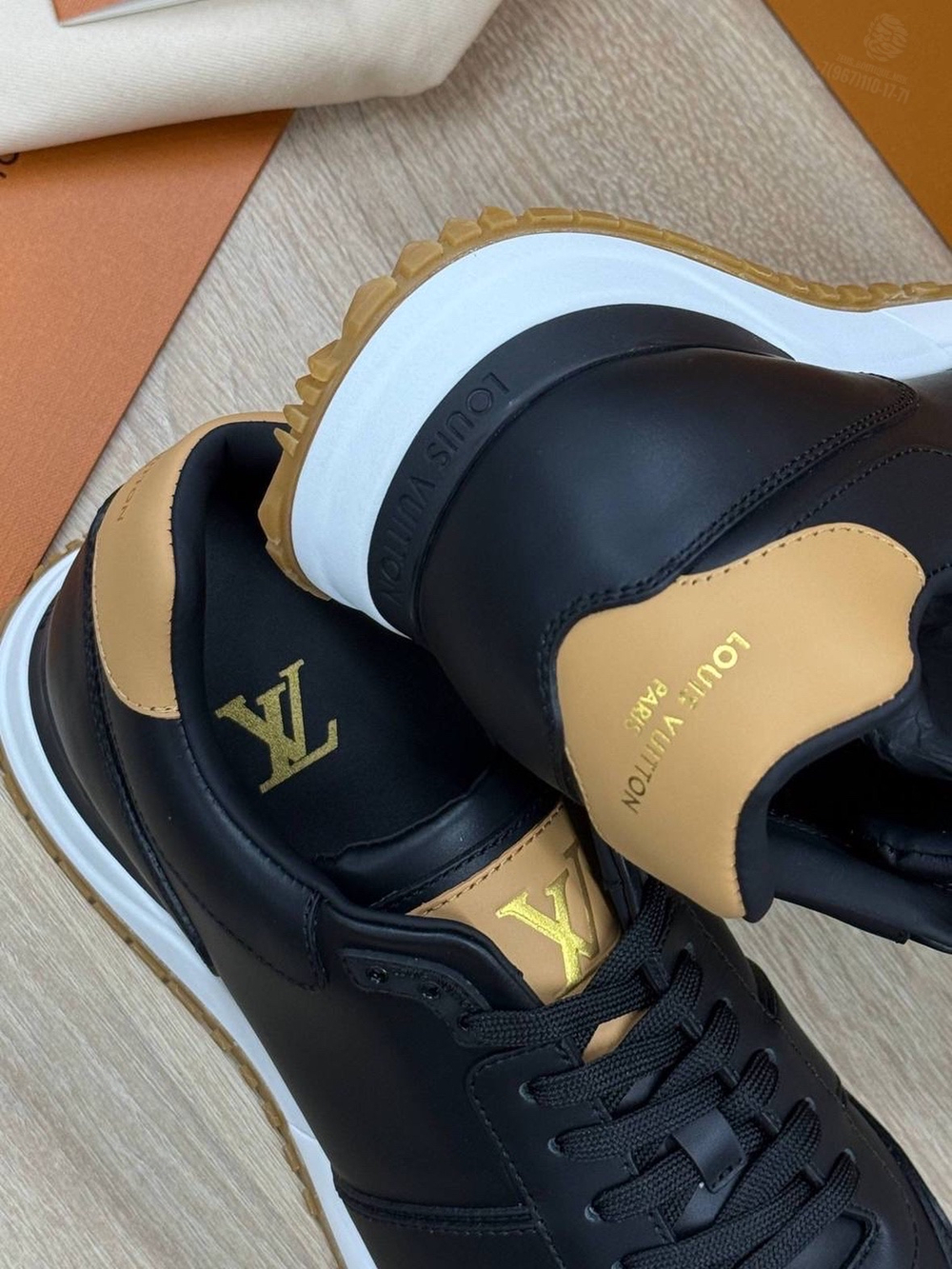 Кроссовки Louis Vuitton Run Away