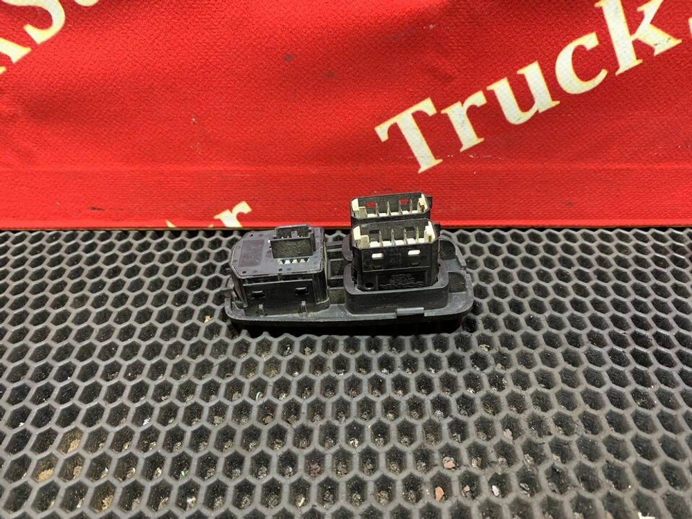 Блок управления стеклоподъемниками