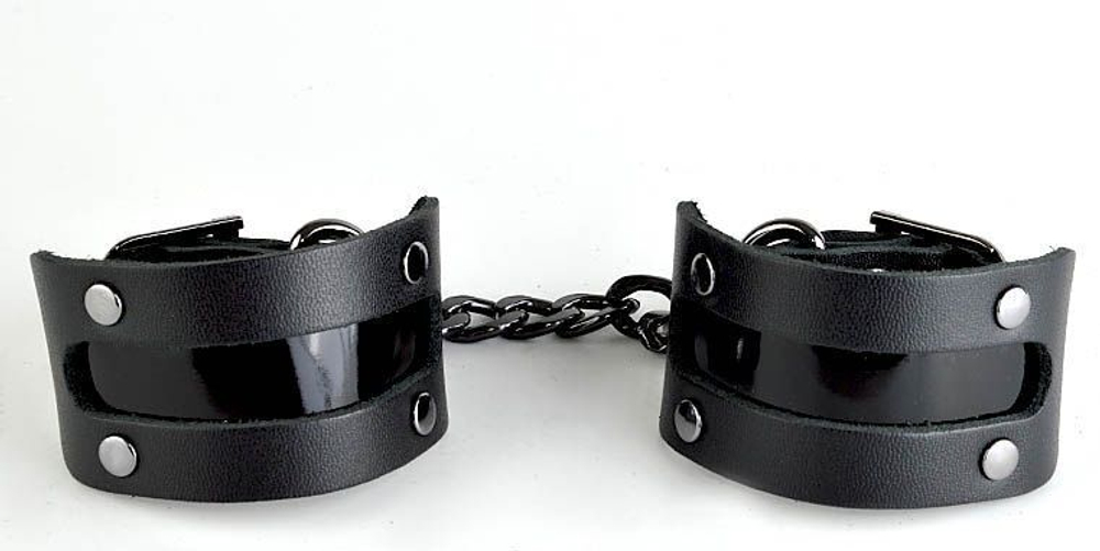 Чёрные наручники с вставкой «Пятница» (Цвет: черный)