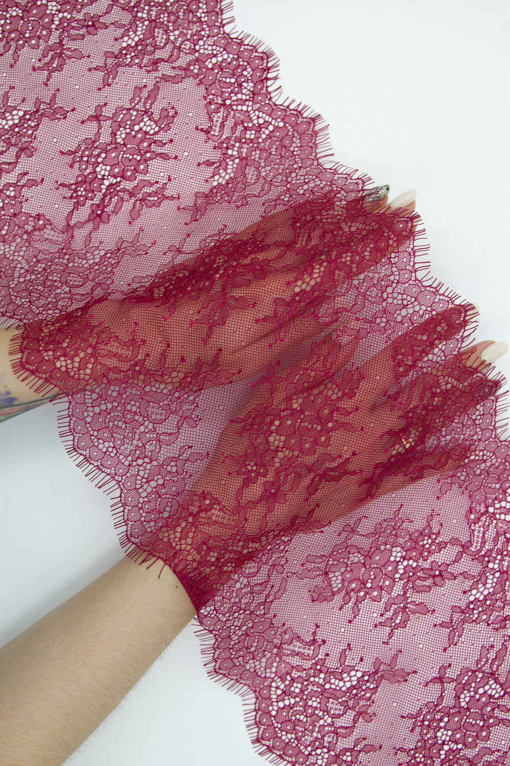 Кружево шантильи брусника неэластичное ширина 22 см длина 1.45 м