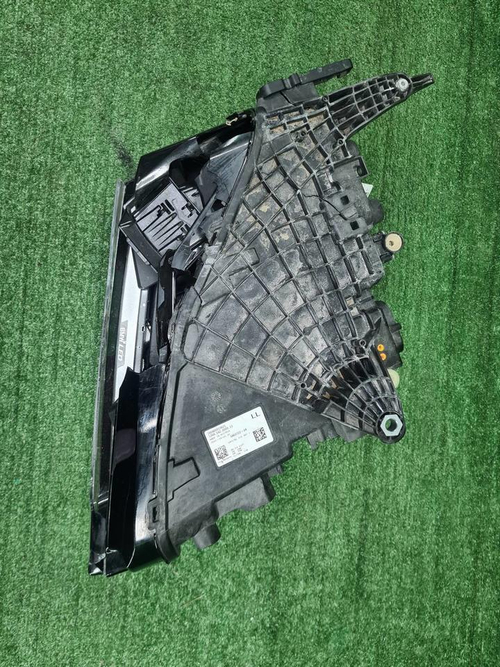Фара правая BMW 7er G70 (2022-н.в.) LED