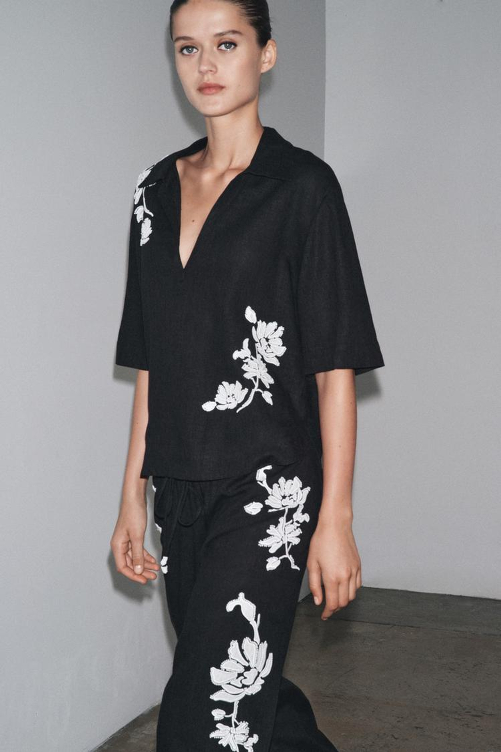 ZARA РУБАШКА С ВЫШИВКОЙ И БУСИНАМИ — ZW COLLECTION, ЧЕРНЫЙ/БЕЛЫЙ