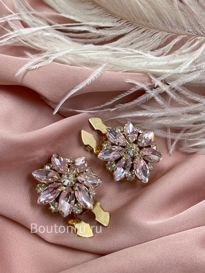 Накладка на пуговицу в форме цветка золотистые с розовыми стразами (клипсы)