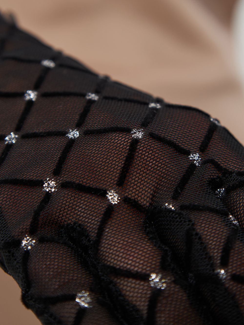 Перчатки в сетку