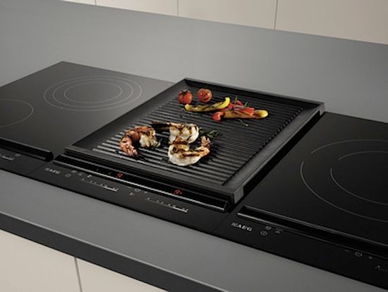 Электрическая варочная панель AEG HC 452020 EB