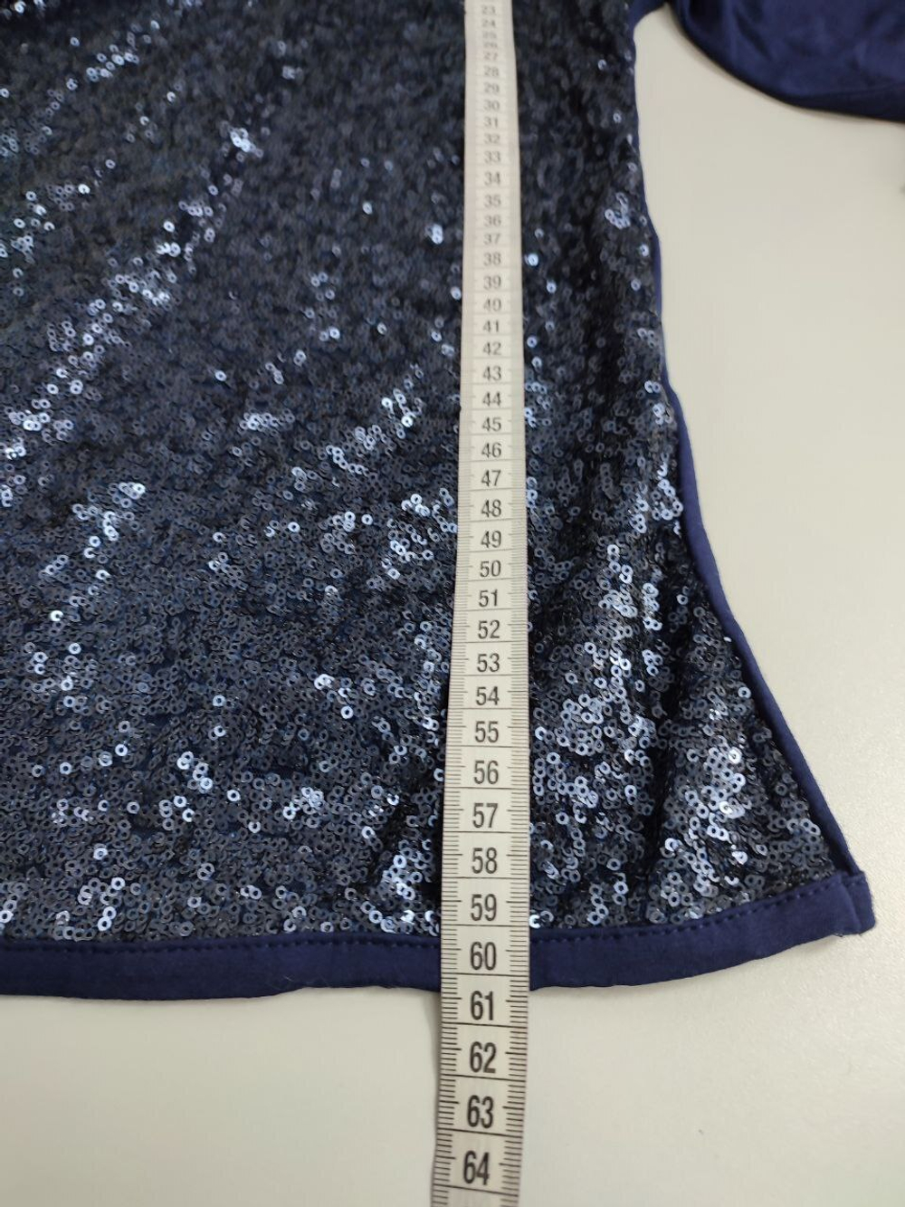 Блузка с пайетками 46 размер